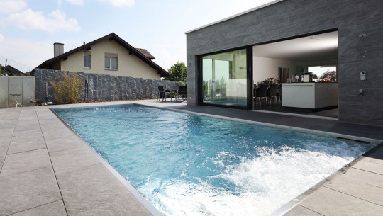 Modern control technology for your home and pool 